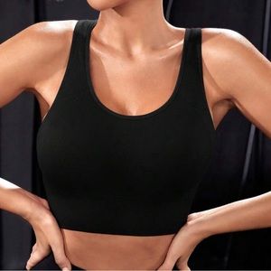 Black push up sports bra